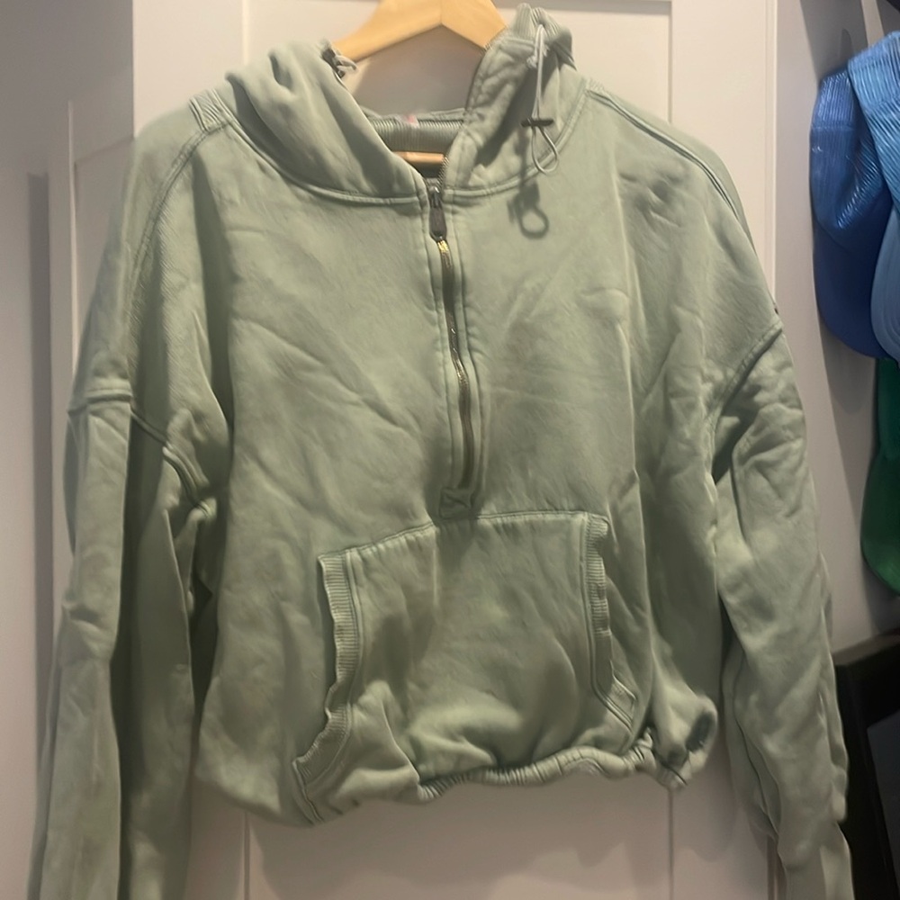 Green free people movement cropped quarter zip size medium